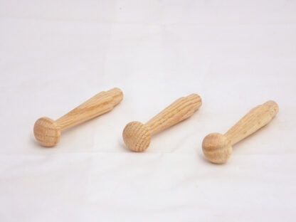 2-1/2" Shaker Pegs, Oak